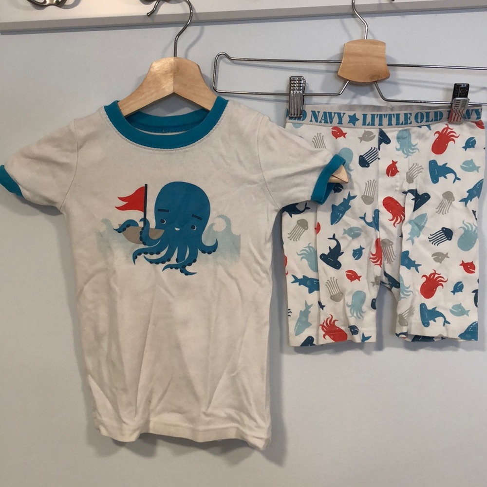 Bundle of kids 5 and 5t pajamas
